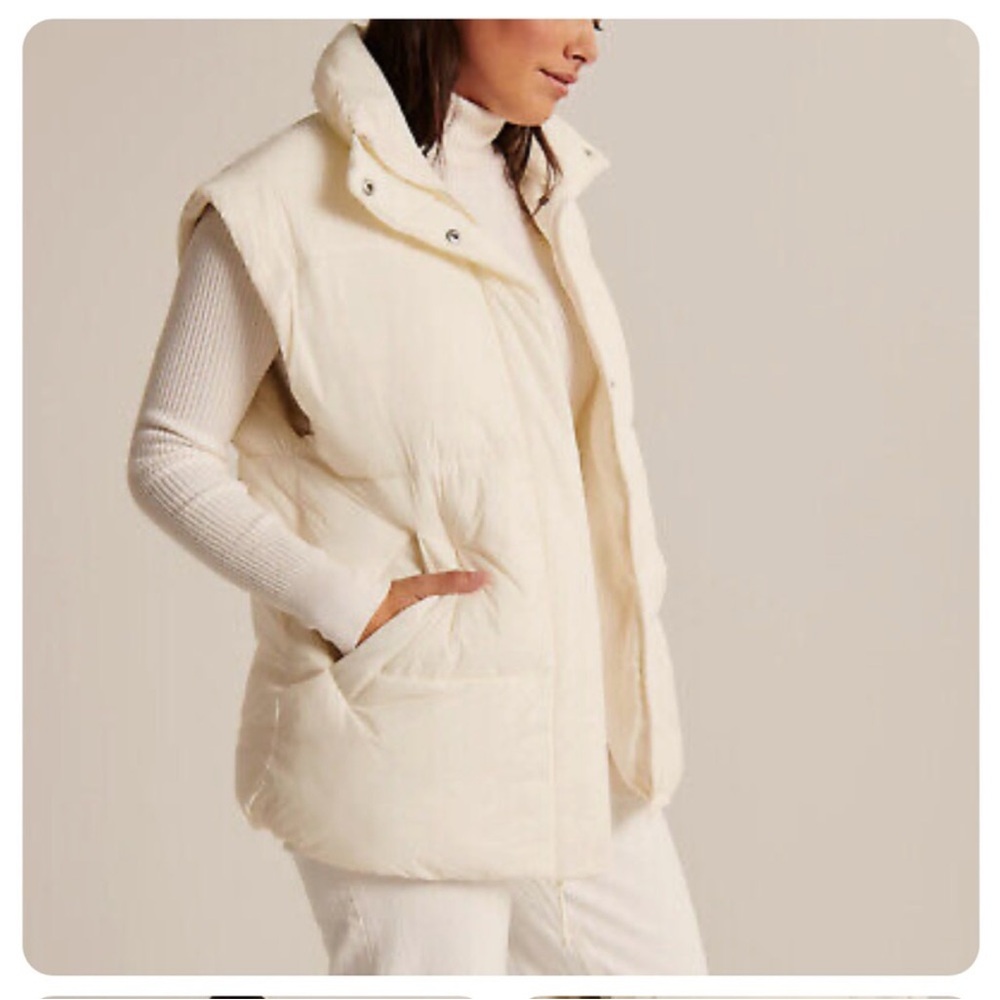 Abercrombie & Fitch Oversized White Puffer Vest, size S NWOT